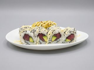 36. Uramaki tonno