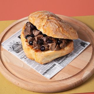 Combo Panino con Cervo in civet crocchetta mista + bevanda a scelta 