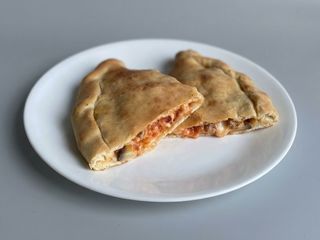 FUNGHI SALSICCIA CALZONE
