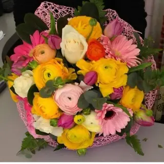 Bouquet di Ranuncoli Misti Colorati.