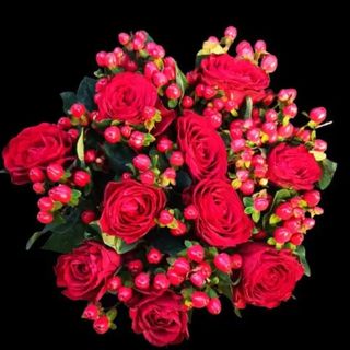 Bouquet di Rose Rosse e pericom rossi 