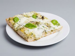 Melanzane, stracciatella e salsa al pesto