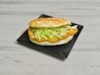 Fagottino pollo e insalata