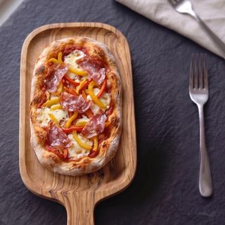 Pinsa Salame e peperoni