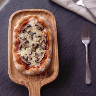 Pinsa Funghi rossa