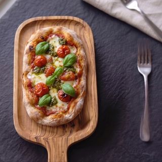 Pinsa Pesto e pachino