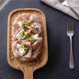 Pinsa Mortadella Burrata e Pistacchio