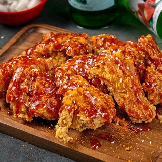 Pollo fritto con salsa piccante coreana