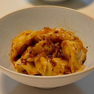 Ravioli di maiale con olio di peperoncino artigianale - 6 pezzi