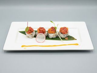 92-Uramaki spicy maguro - 8 pezzi