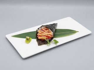 82-Temaki spicy maguro