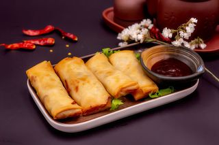 Involtini primavera con anatra pechinese - 2 pezzi/烤鸭春卷