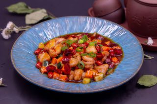 Dadini di pollo con salsa piccante/宫保鸡丁