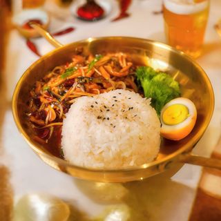 riso con maiale e salsa piccante/鱼香肉丝盖饭