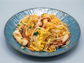 Spaghetti di riso con frutti di mare/海鲜粉干