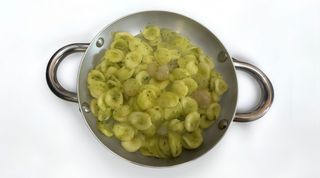 Orecchiette crema di zucchine e gamberetti