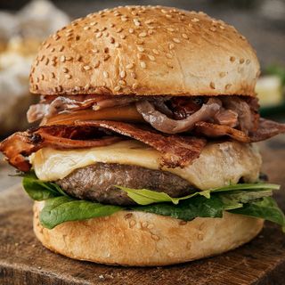 "del Chianti" Pancetta Toscana, Pecorino e cipolle cotte nel vino