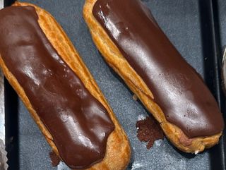 Chocolate eclair