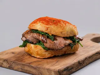 panino con carne di manzo