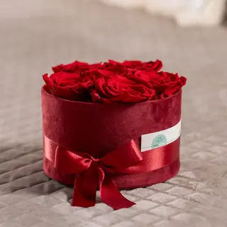 Cofanetto Di Rose Rotondo In Velluto Rosso