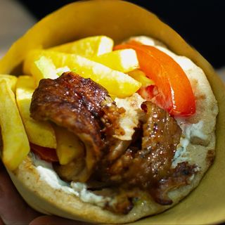 Pita gyros classico con maiale