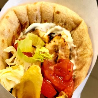 Pita con doppio souvlaki di maiale 