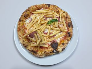 Pizza baby wurstel e patatine