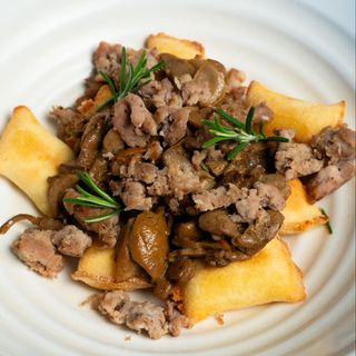 GNOCCHETTO FUNGHI E SALSICCIA