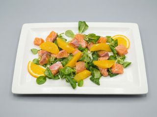 Dadolata di salmone crudo agli agrumi