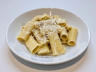 Rigatoni al cacio e pepe