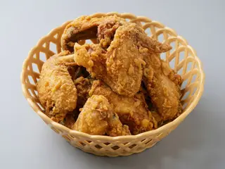 Filipino Fried Chicken Wings ( 4 pz )