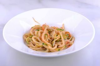 60 Yaki udon con verdure