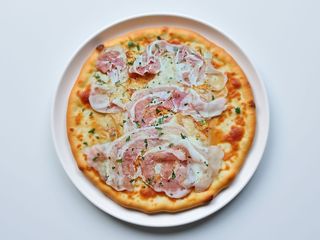 Pizza pancetta e provola 1/4