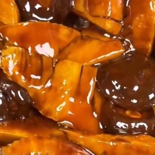 52 -Maiale con bambu' e funghi