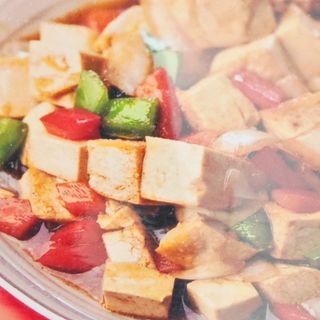 110 Tofu con carne piccante