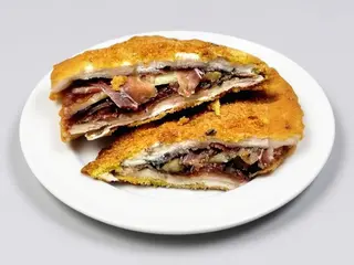 Menù lubianske con bacon e provola