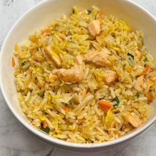 Riso al salmone con pinoli