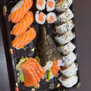Box sushi solo salmone - 20 pezzi