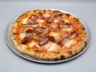Amatriciana pizza