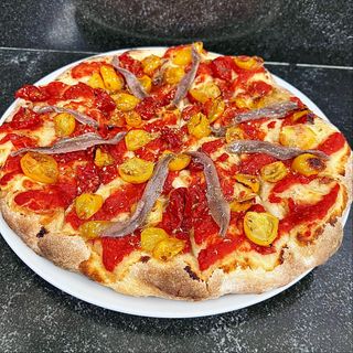 Pinsa Confit e Alici