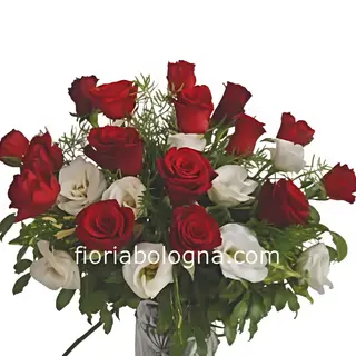 Bouquet rose e fiori bianchi