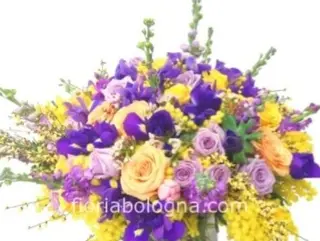 Fiori misti e mimosa