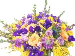 Fiori misti e mimosa