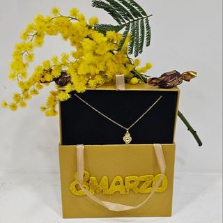 Borsetta con collana