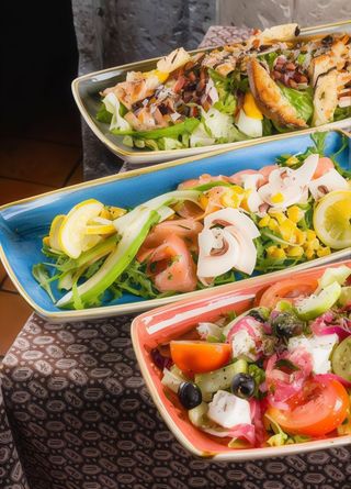 Insalata vegetariana pinoli