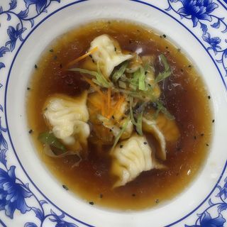 R12 Ravioli in brodo tipico cinese