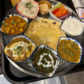 8. Thali vegano