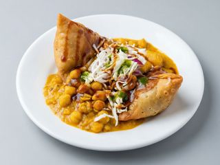 17. Samosa chole