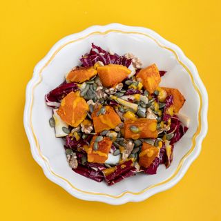 Insalata di radicchio, zucca candita, uvetta e castagne