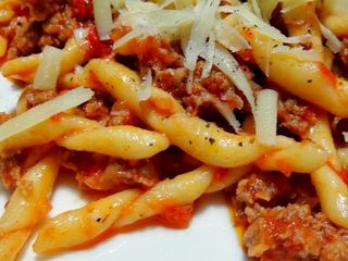 Fusilli al sugo con salsiccia